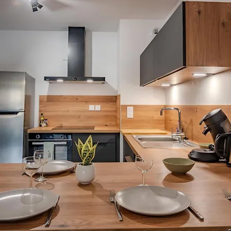 Le Stan - Proche Centre - Terrasse&parking Gratuit *